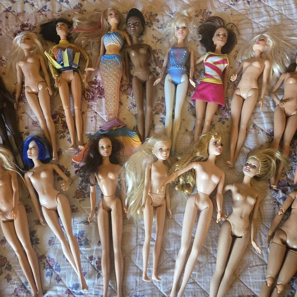 Mattel Barbie Dolls Lot Of 22 - Picture 4 of 6